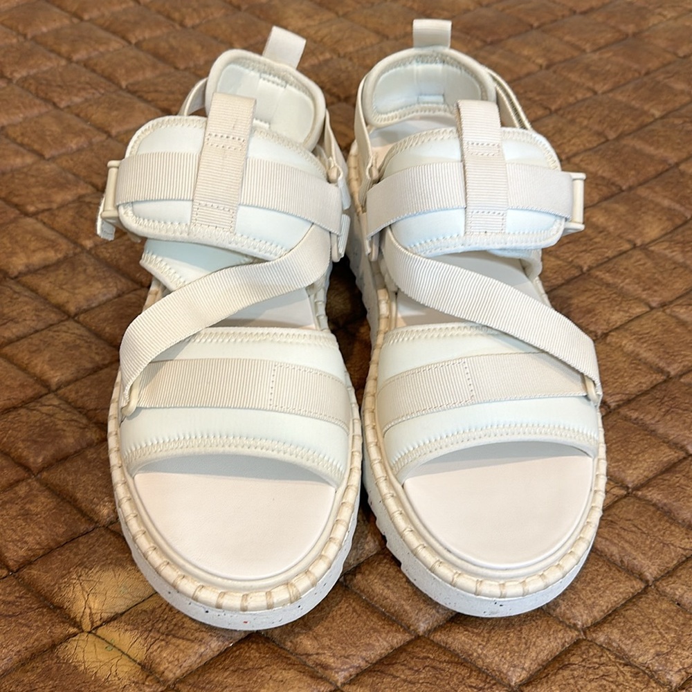 NIB Chloe Lilli platform Sandals
